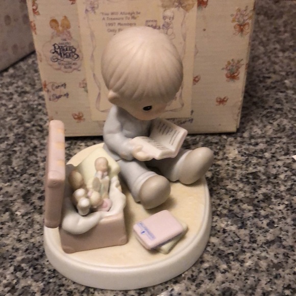 Precious Moments 1997 Members Only “You Will Always Be a Treasure to Me” - Picture 7 of 9